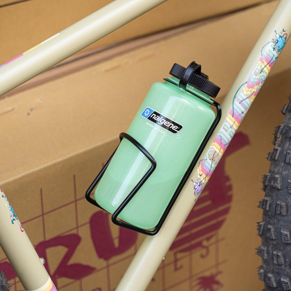 Bottles & Hydration