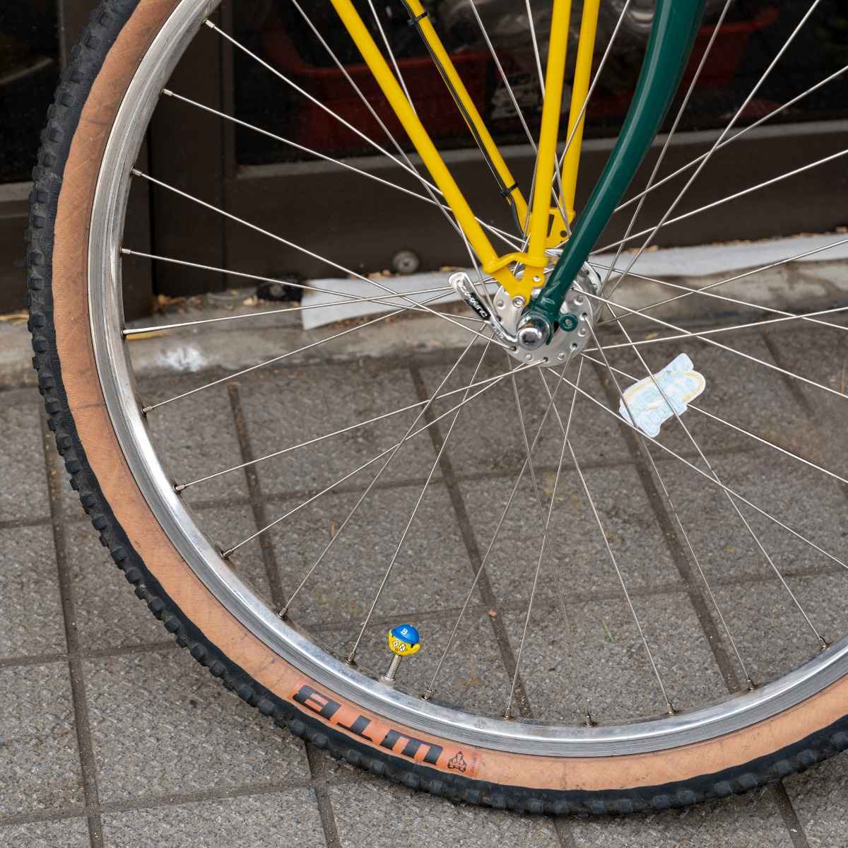 BLUE LUG anzenkun valve cap